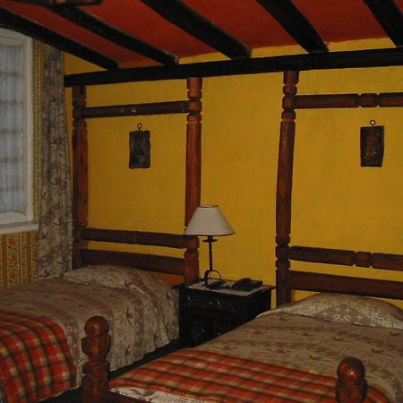 Hotel Los Alpes Quito Exteriör bild