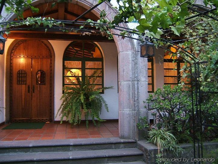 Hotel Los Alpes Quito Exteriör bild
